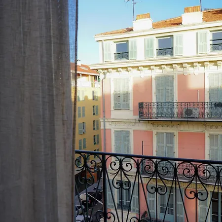 Two Bedroom Near Old Town Apartment *