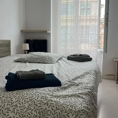 Apartment Two Bedroom Near Old Town Nice
