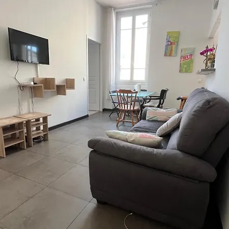 Apartment Two Bedroom Near Old Town Nice