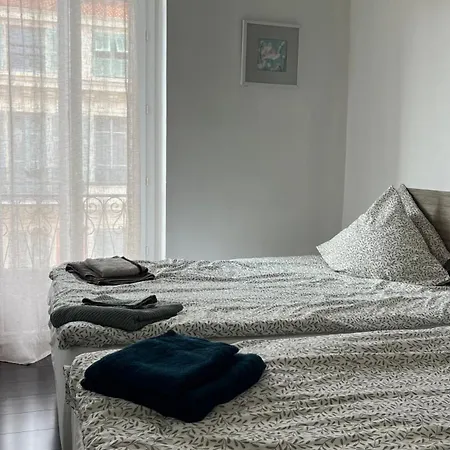 Two Bedroom Near Old Town דירה *